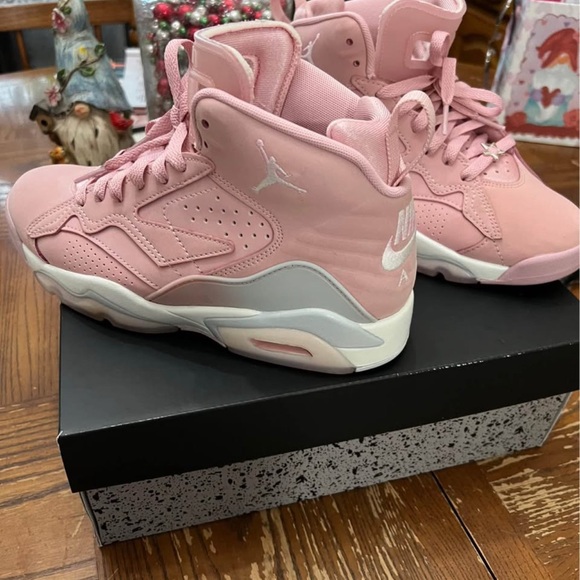 WMNS Nike Jordan’s MVP - Picture 7 of 7